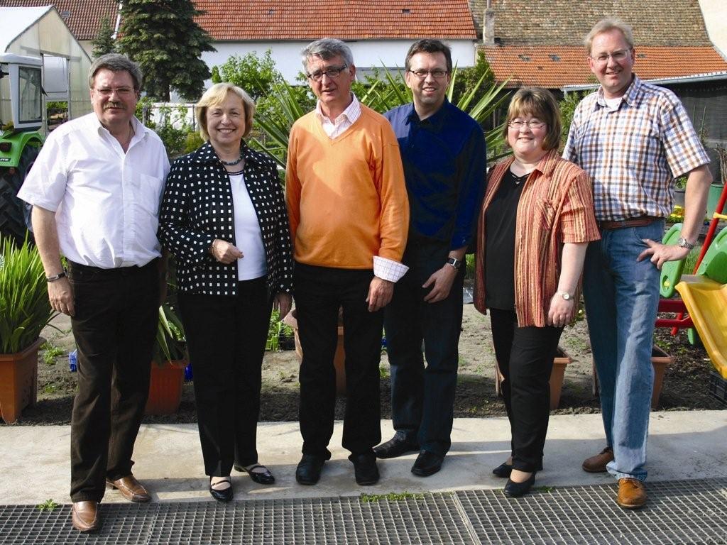Unser Bild zeigt von links nach rechts: Hans-Walter Zöllner, Maria Böhmer, Albert Löffler, Clemens Körner, Martina Fickler, Werner Baumann Unser Bild zeigt von links nach rechts: Hans-Walter Zöllner, Maria Böhmer, Albert Löffler, Clemens Körner, Martina Fickler, Werner Baumann