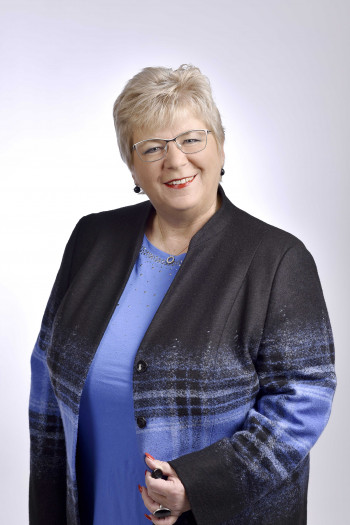  Sylvia Reis